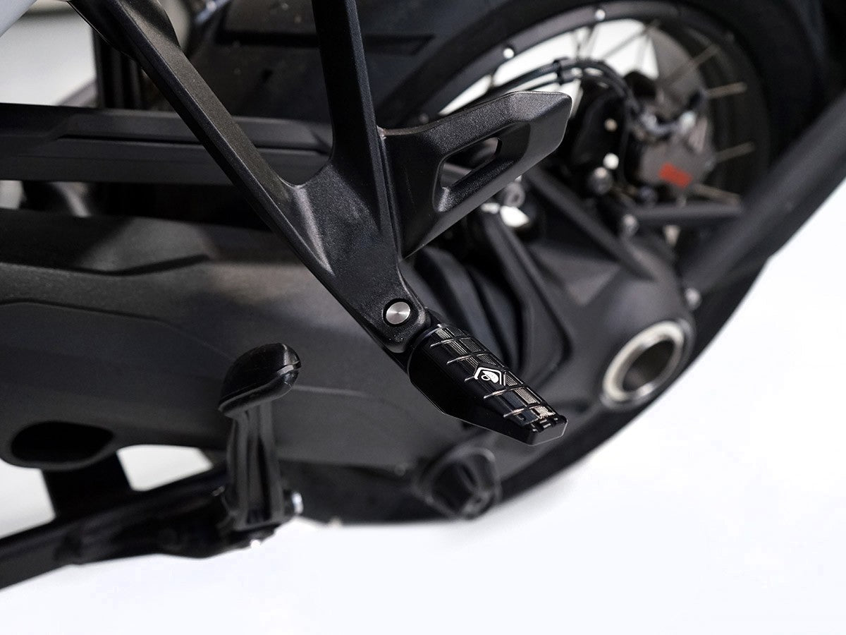 KPDM09 BMW R1300GS Sport Passenger Footpegs Kit