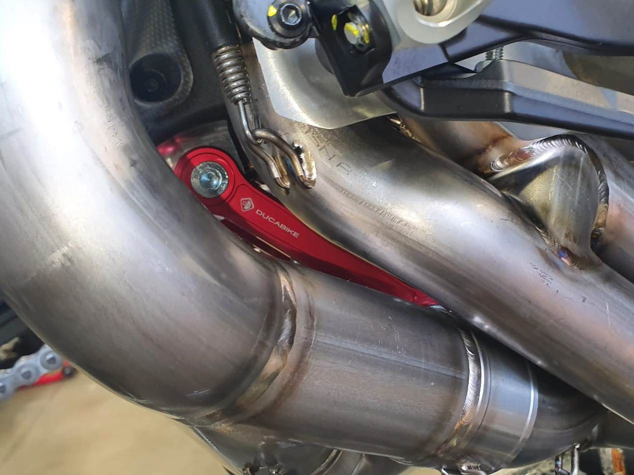 ADR08 SFV4/PAN.V4 Rear Reaction Rods