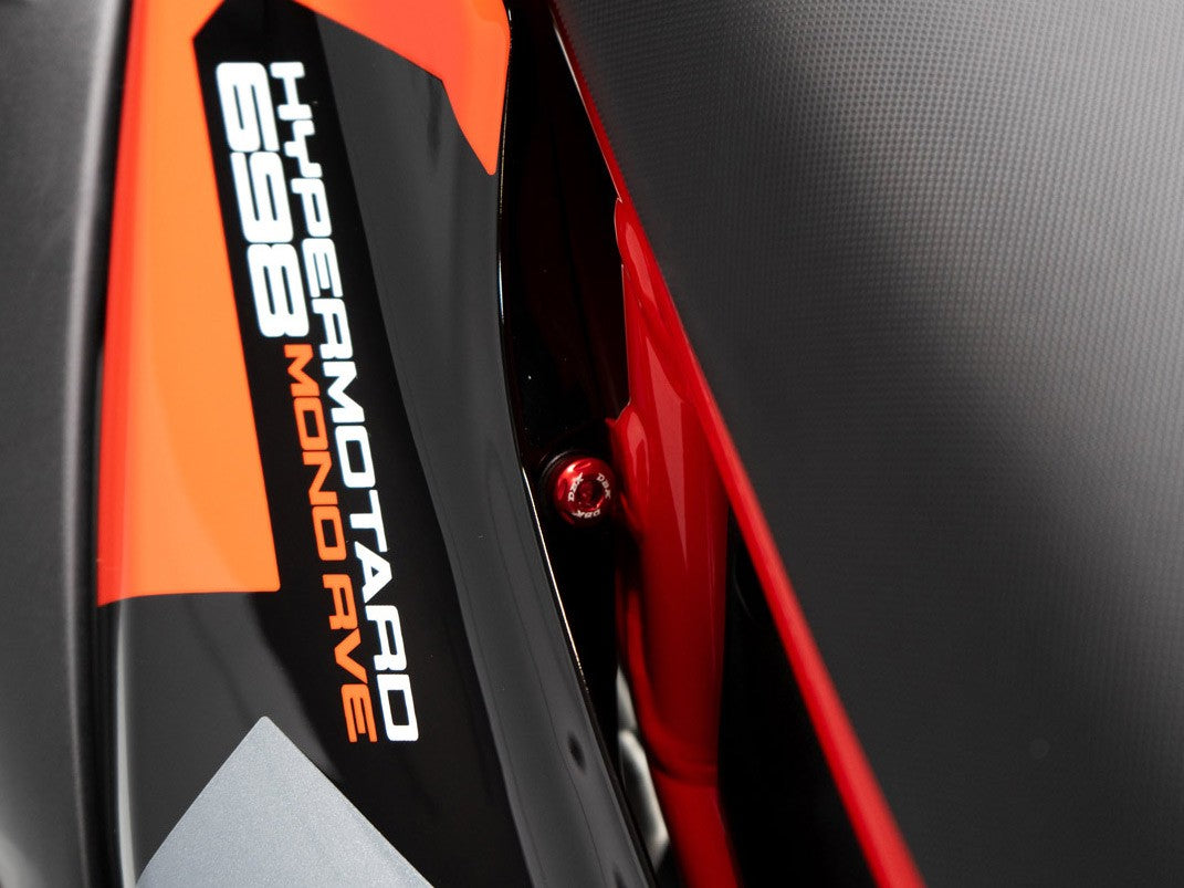 KVT79 - HM 698 SADDLE SIDE PANEL SCREW KIT