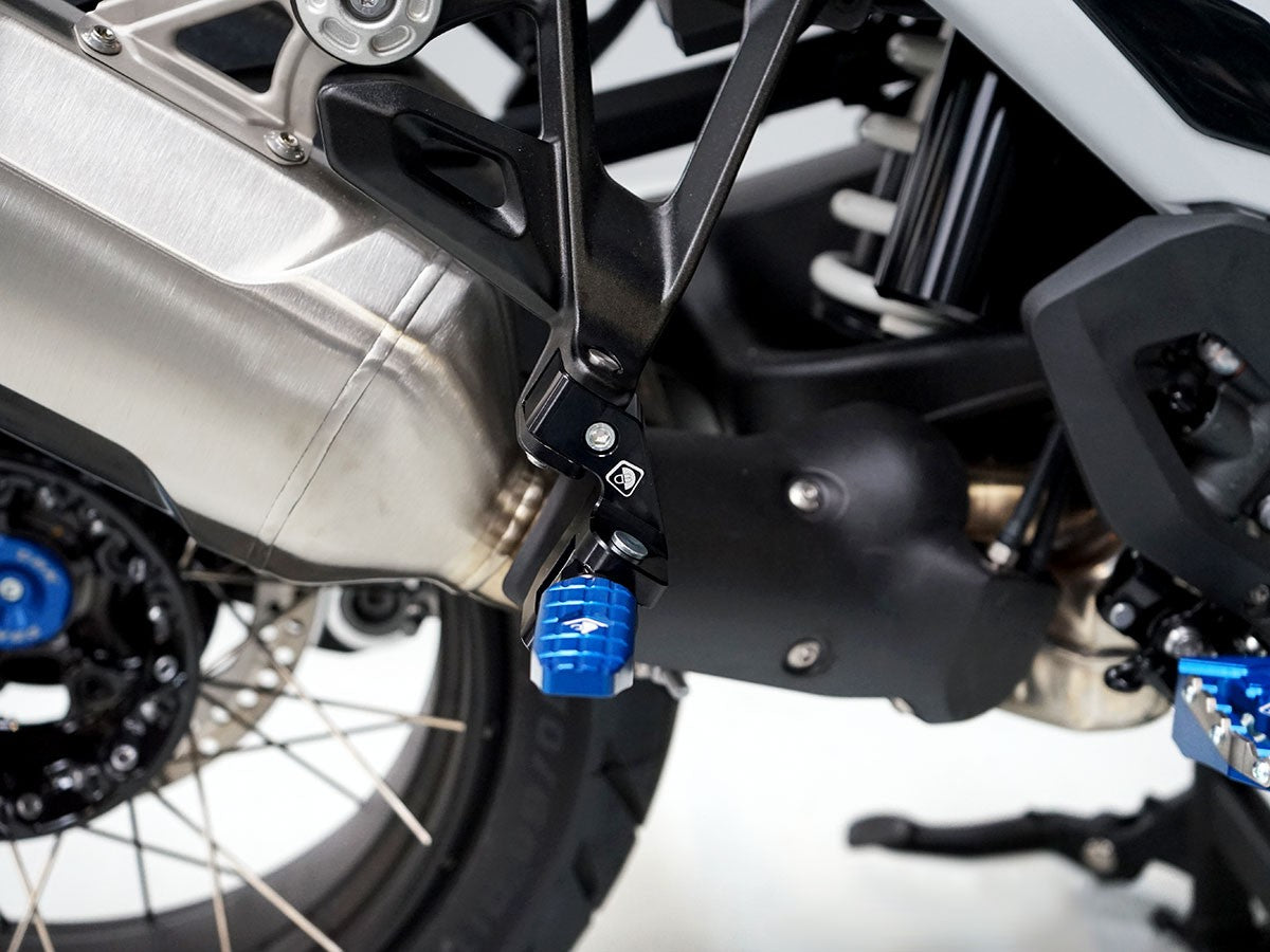 Pap05 BMW R1300GS Passenger Footpeg Comfort Kit