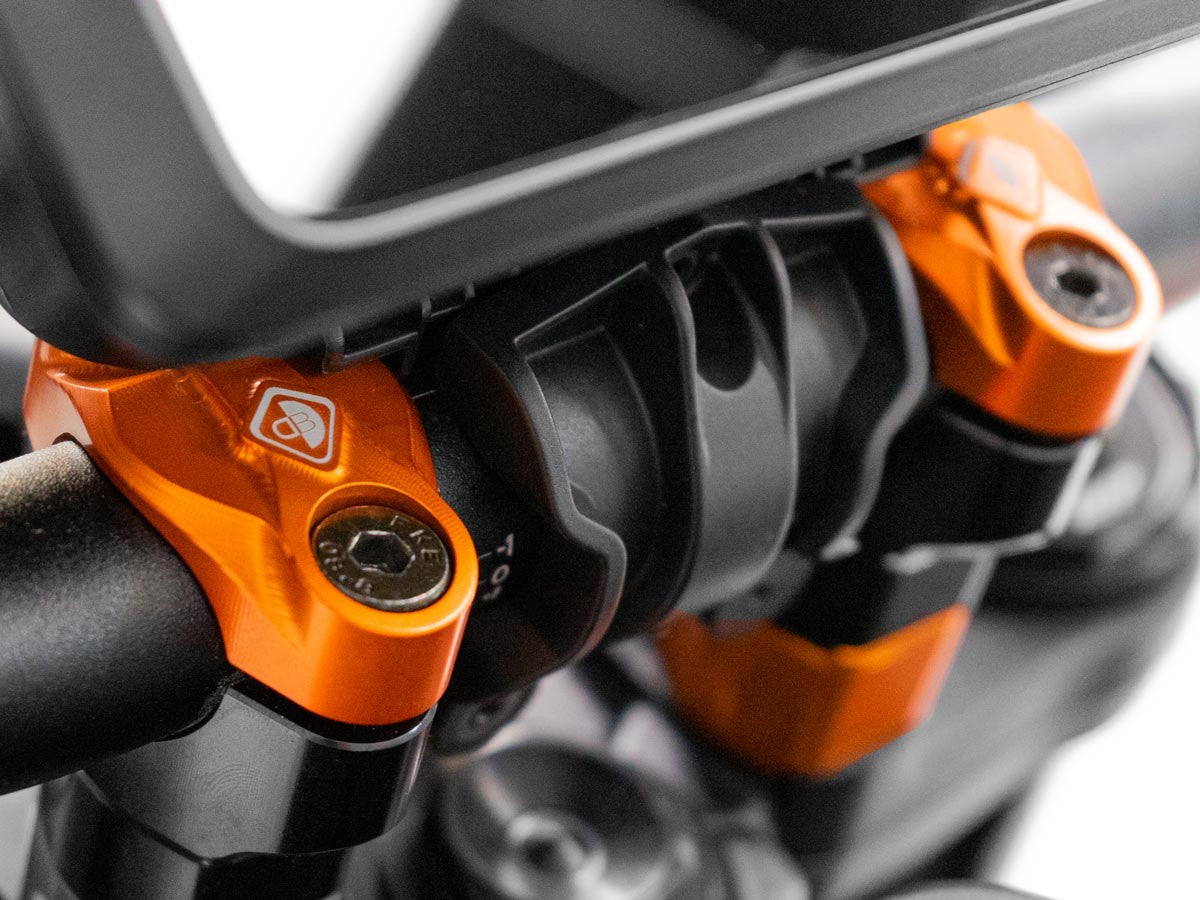 BM21 KTM Handlebar Clamps