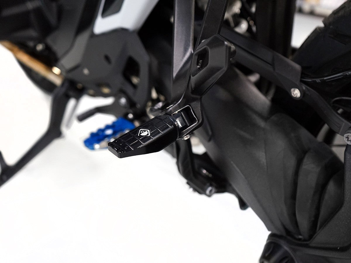 KPDM09 BMW R1300GS Sport Passenger Footpegs Kit