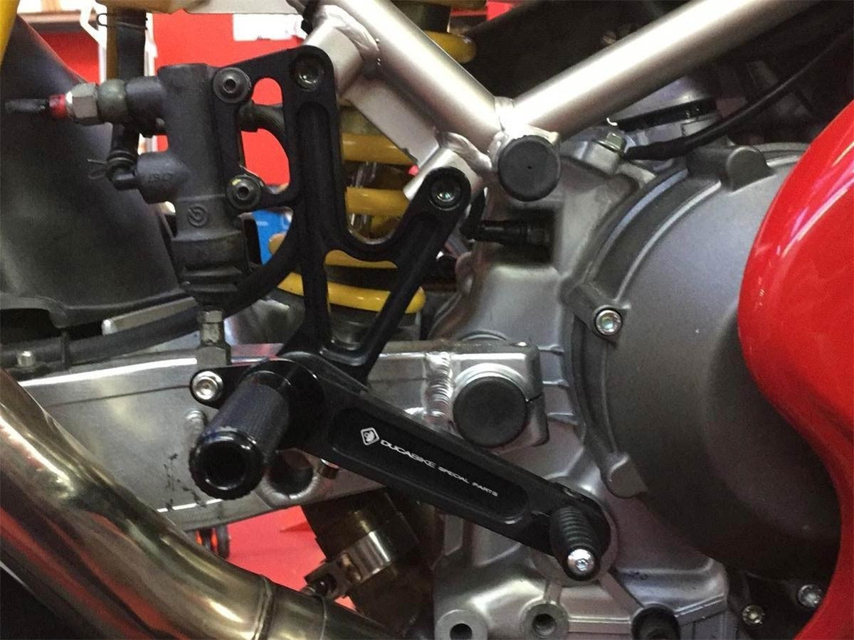 PRVM01 Pilot Adjustable Rearsets