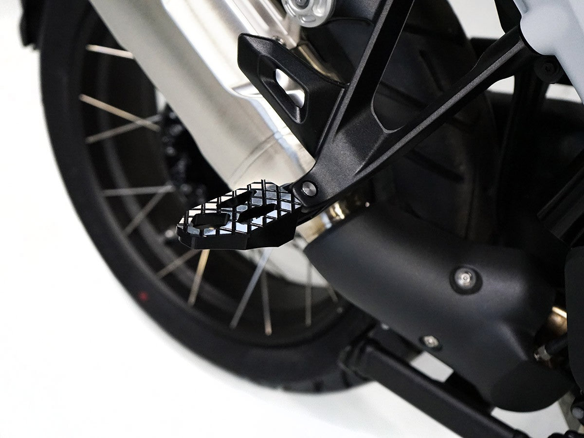 KPDM10 BMW R1300GS Touring Passenger Footpegs Kit