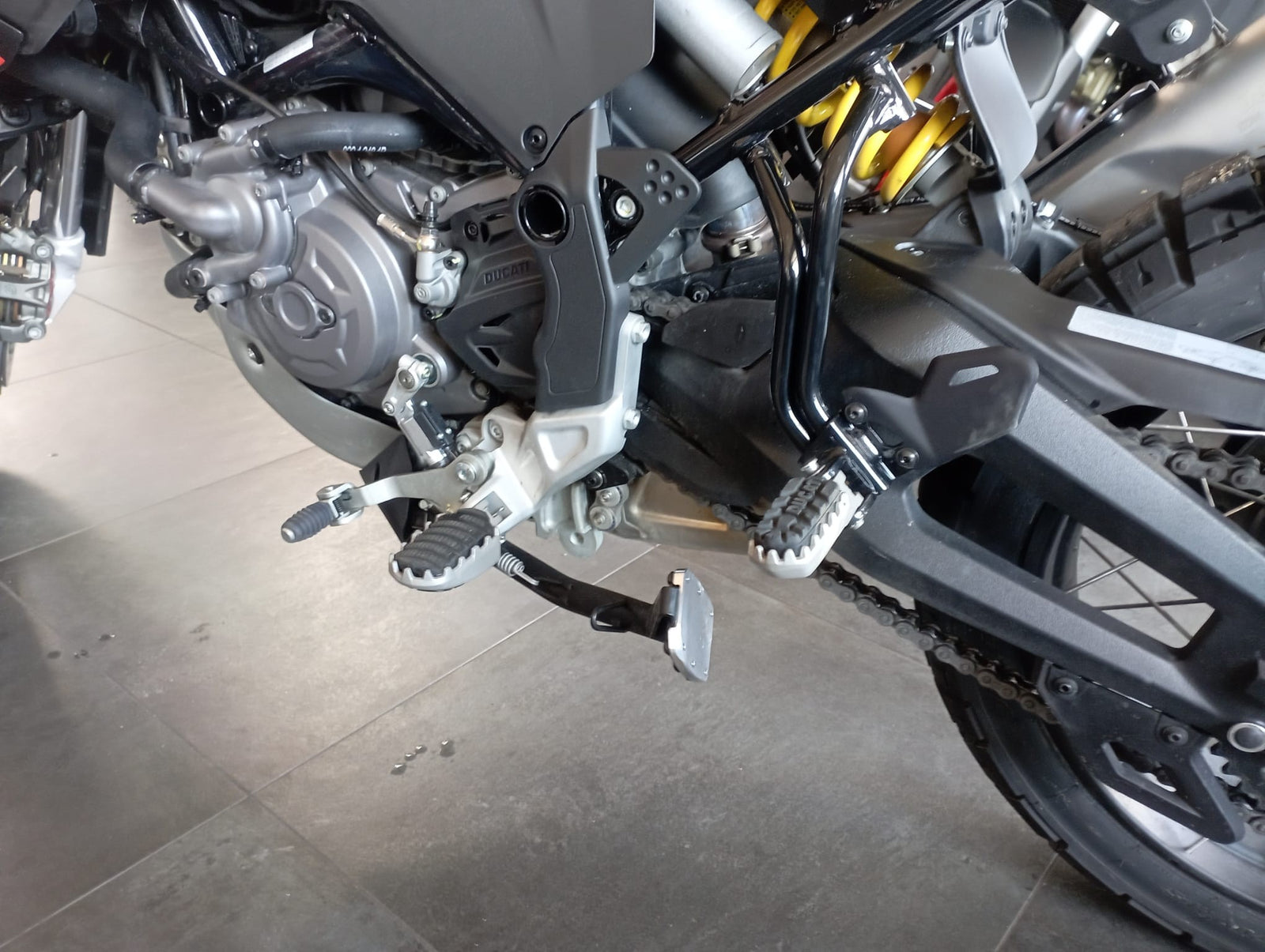 BAC05 DesertX Kickstand Pad