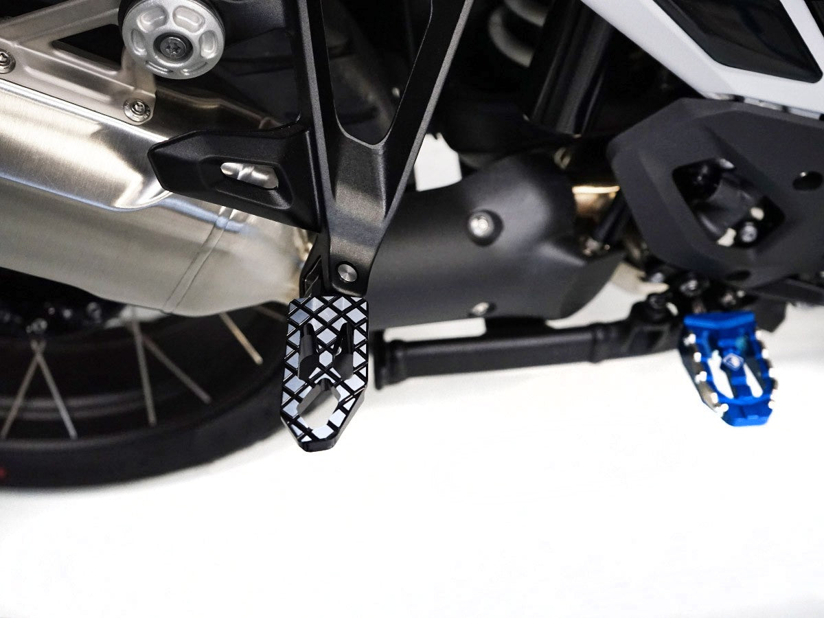 KPDM10 BMW R1300GS Touring Passenger Footpegs Kit