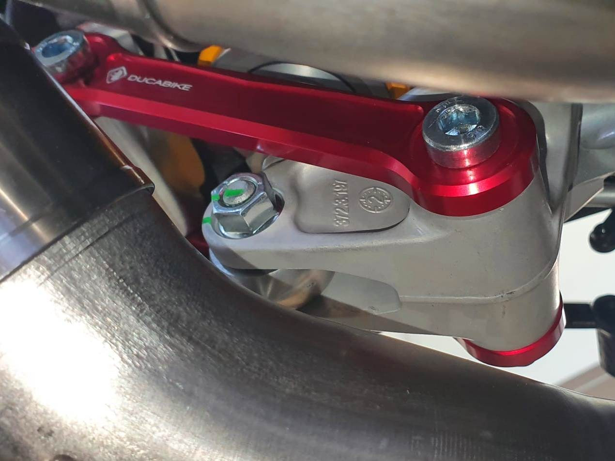 ADR07 SFV4/PAN.V4 REAR REACTION RODS 16mm.