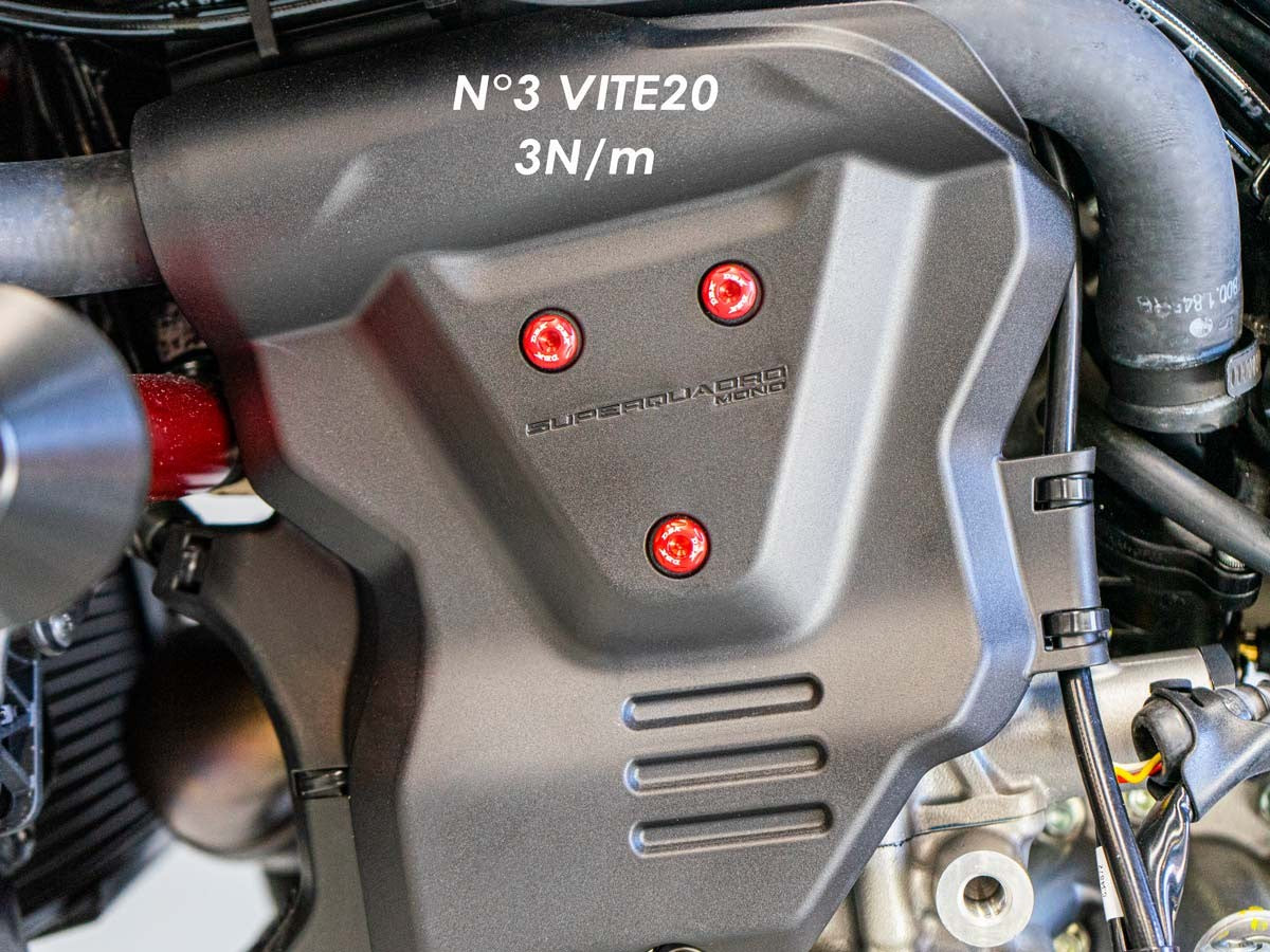 KVT82 HM 698 Left Engine Cover