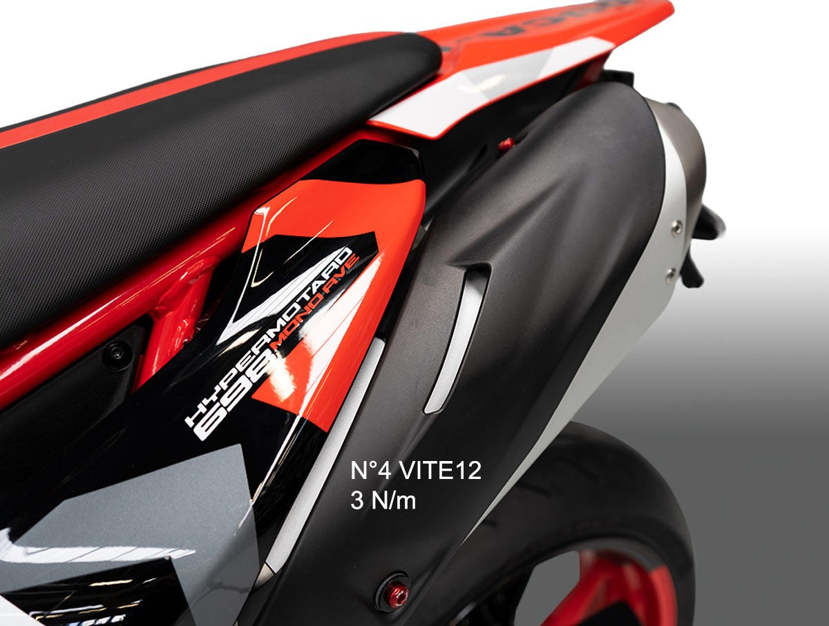 KVT78 - HM 698 UPPER EXHAUST COVER SCREW KIT