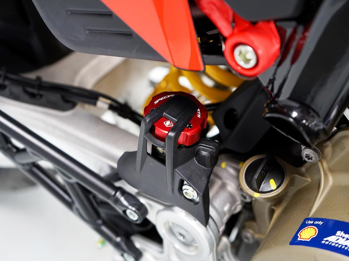 TLS04 Rear Fluid Reservoir Cap