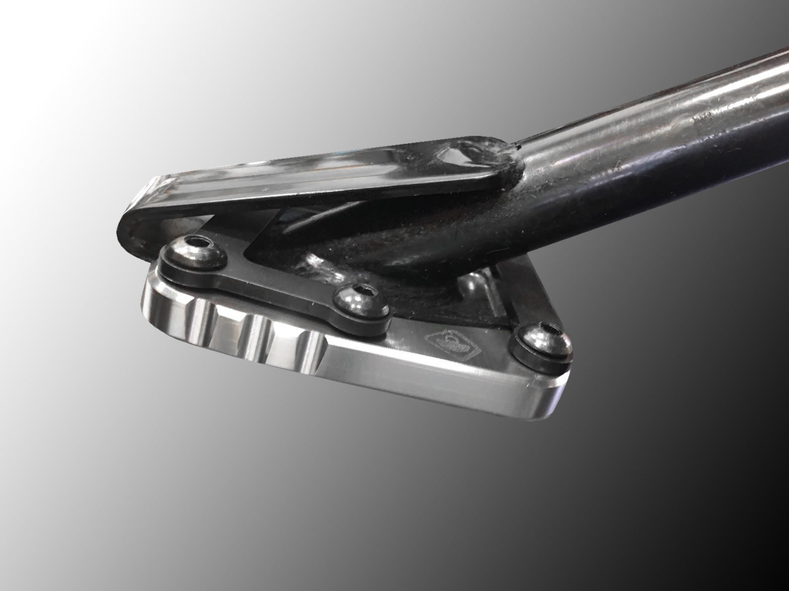 BAC01 - MTS 1200 MY14 KICKSTAND PAD