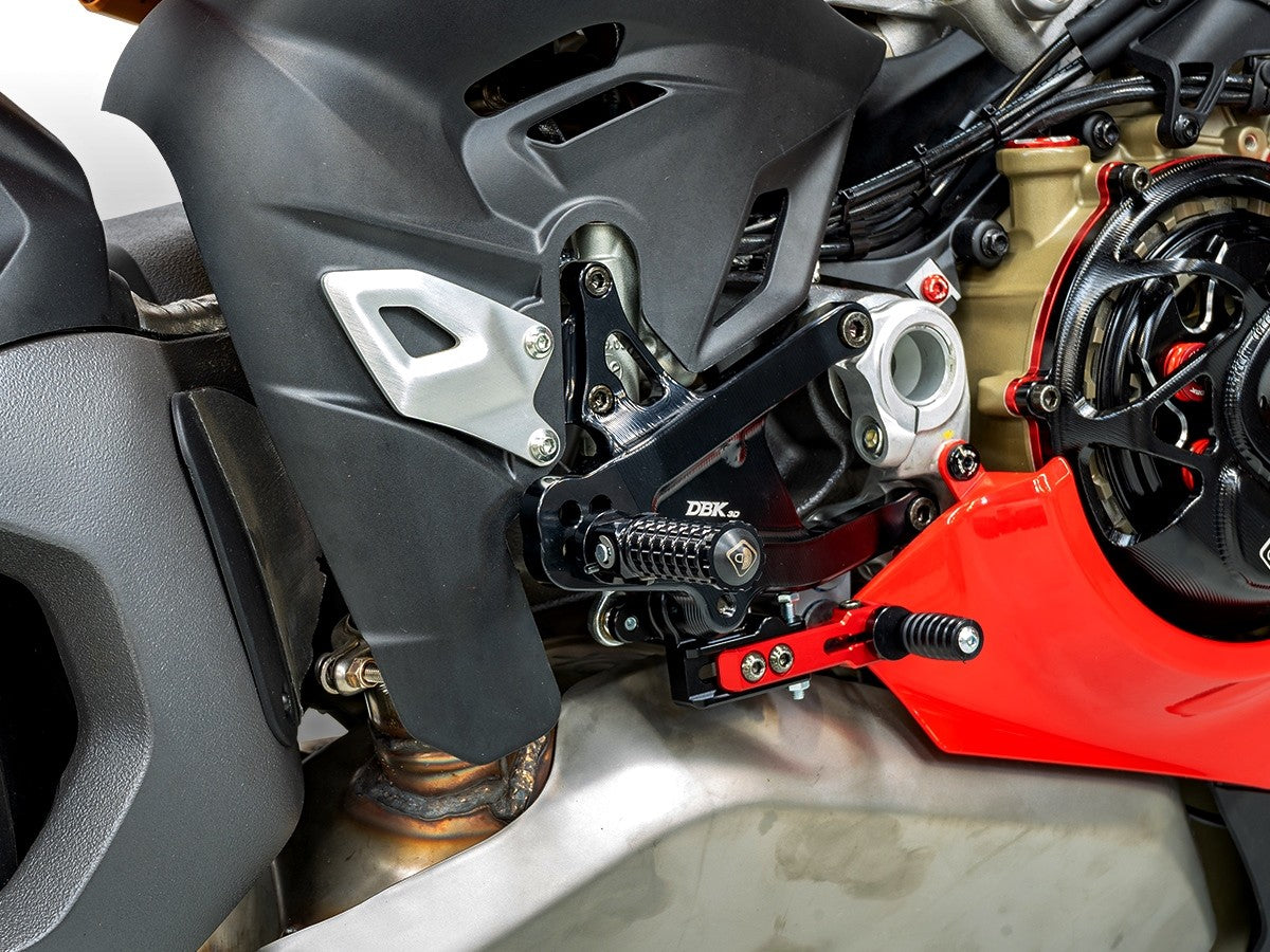 PRV402 – PANIGALE V4 MY25 ADJUSTABLE SBK REARSETS
