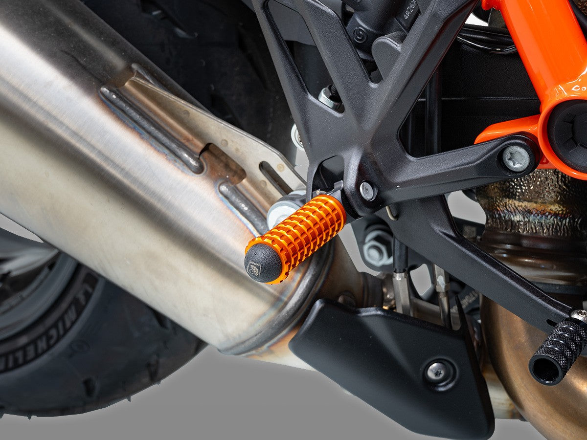 KAPM21D - KTM PILOT FOOTPEGS SUPPORT KIT