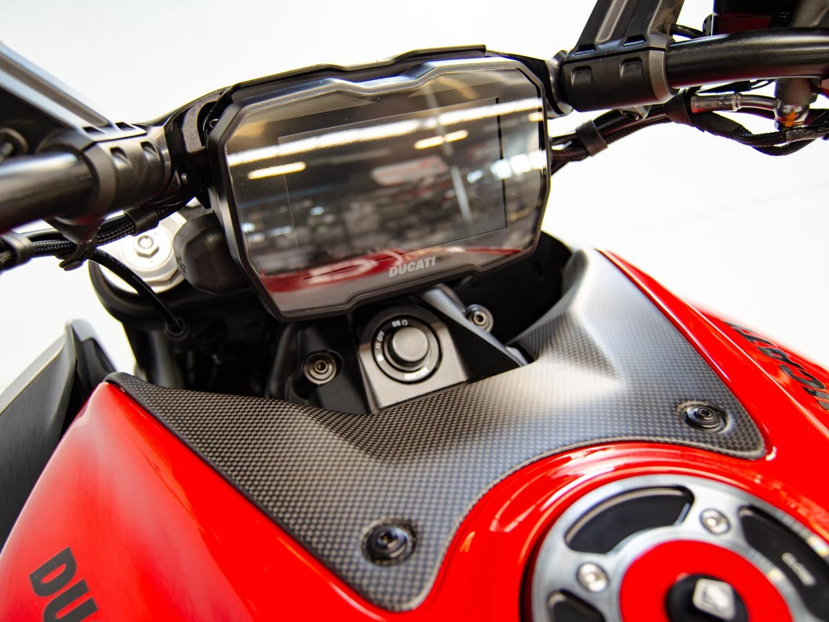 CRB81O Diavel V4 Matt Carbon Tank Cover