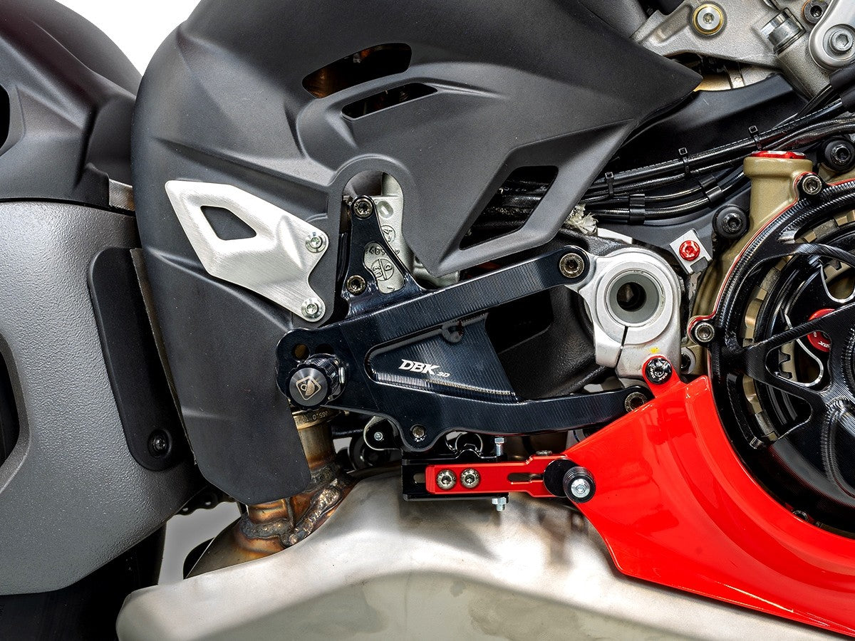 PRV402 – PANIGALE V4 MY25 ADJUSTABLE SBK REARSETS