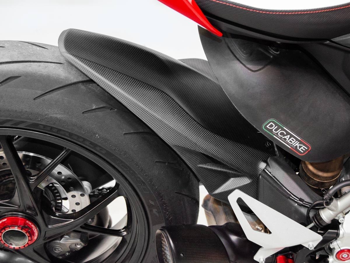 CRB28O - CARBON REAR FENDER