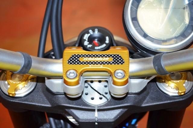 BM08 - HANDLEBAR CLAMP SCRAMBLER