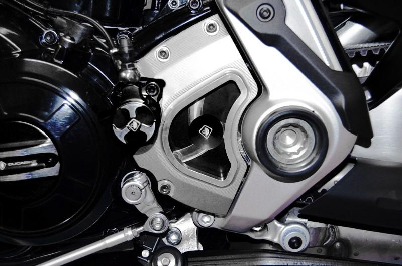 CP06 - SPROCKET COVER XDIAVEL