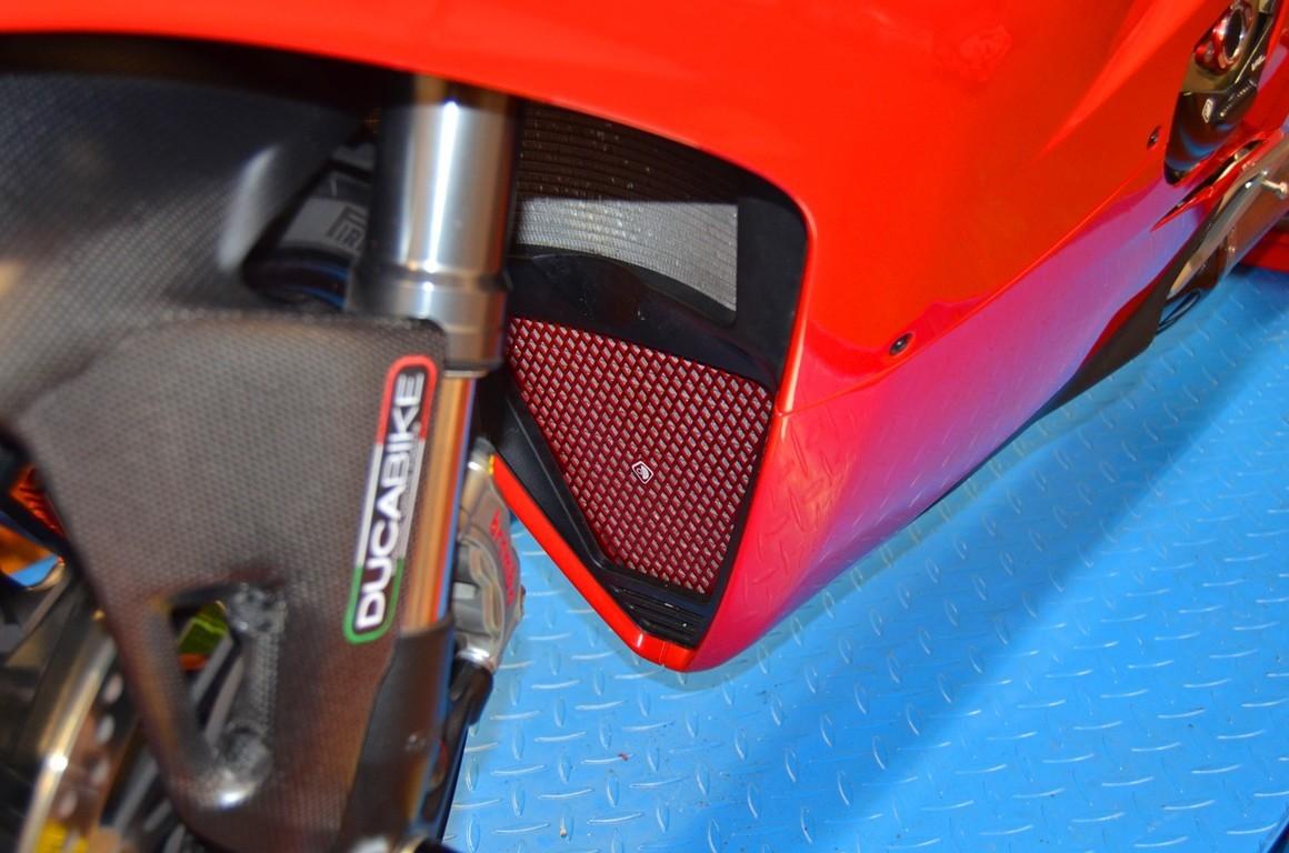 GR08 - PANIGALE V4 OIL RADIATOR GUARD