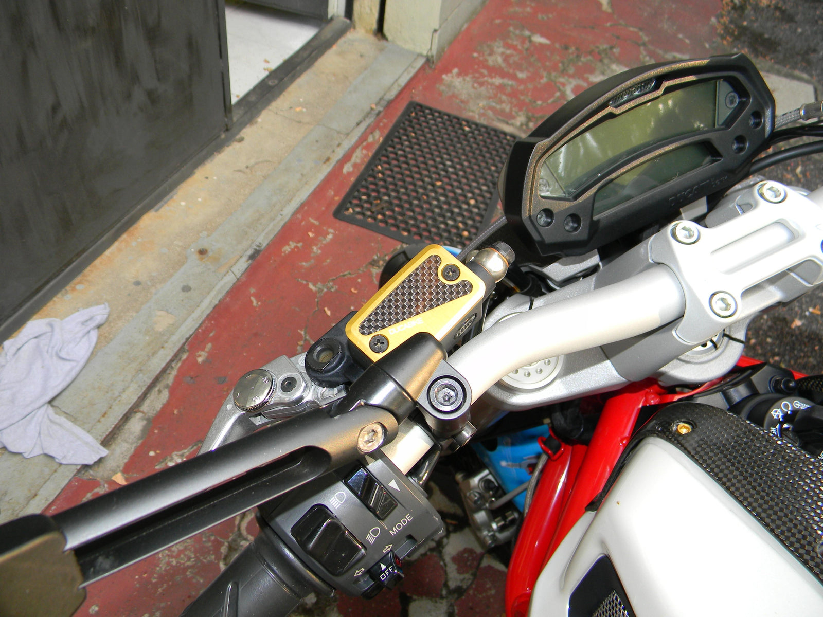 TLS12 - FLUID RESERVOIR CAPS