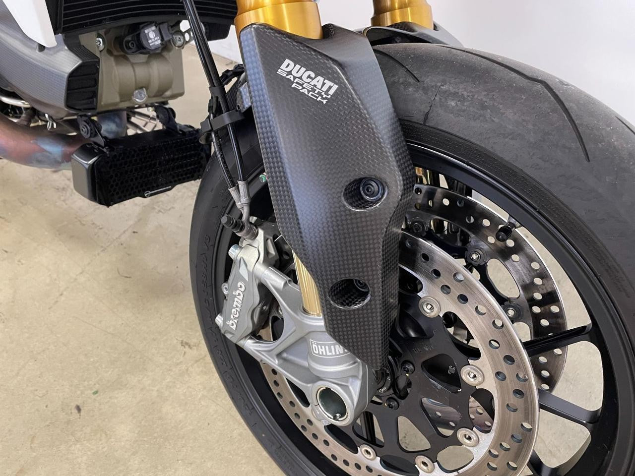 CRB206O - HM 950 CARBON FRONT FENDER