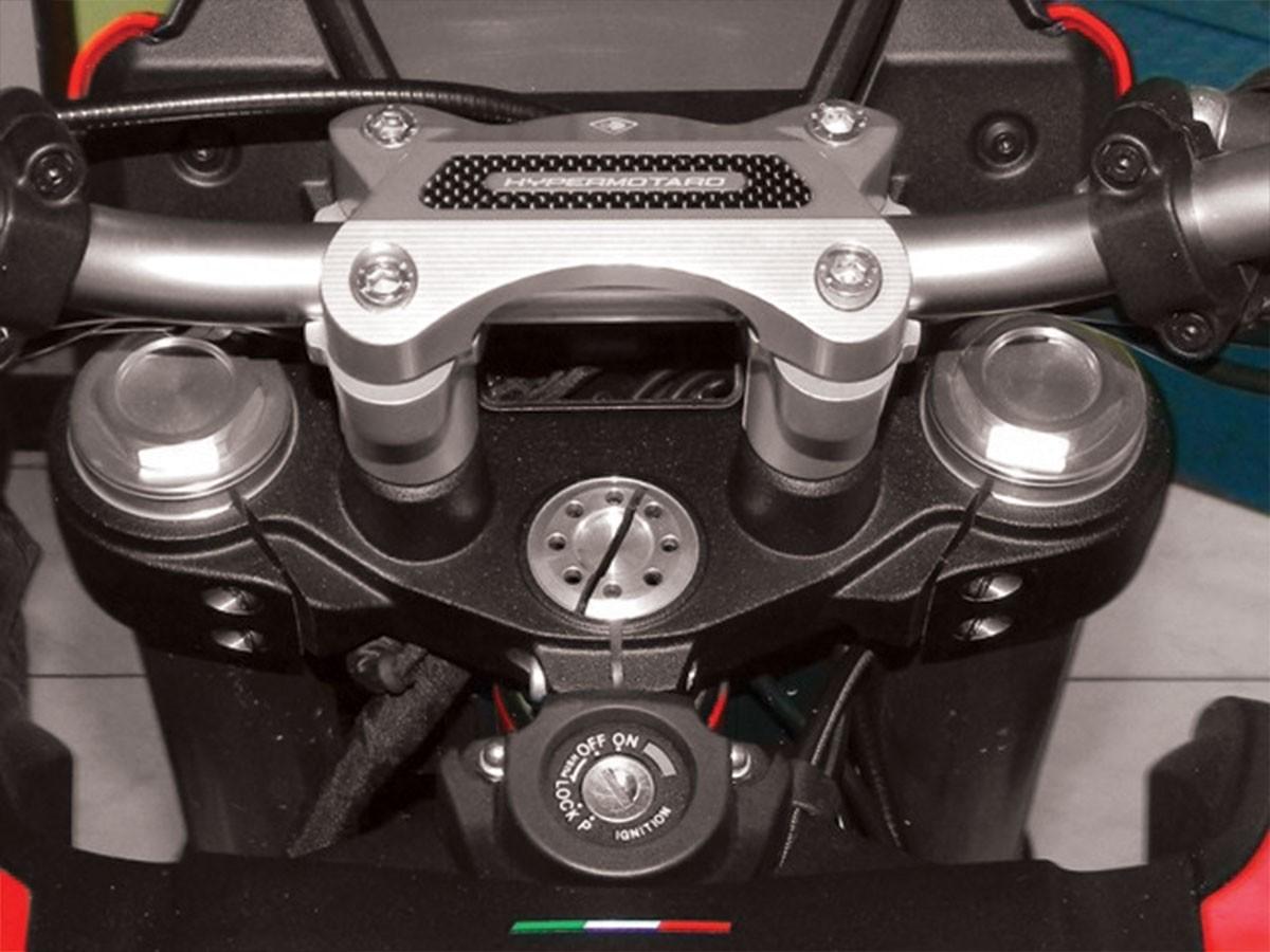 BM02 - HANDLEBAR CLAMP HYP 821