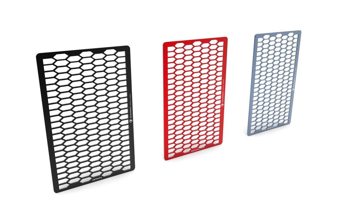 GR06 - SUPERSPORT 17 OIL COOLER GUARD