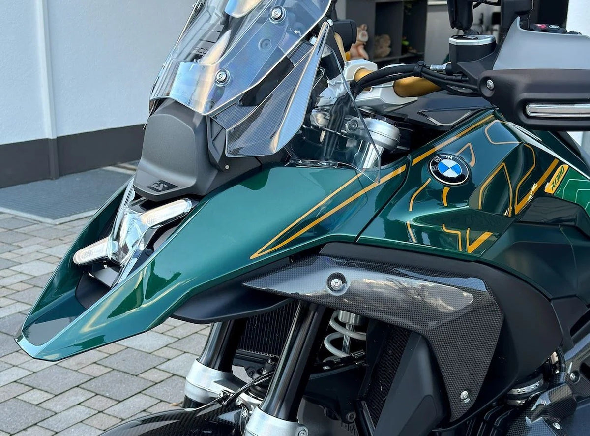 CRB180L - BMW R1300GS GLOSSY CARBON SIDE PANELS