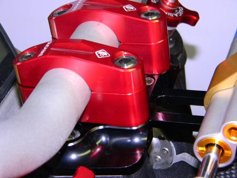 BRM01 - ADJUSTABLE RISER