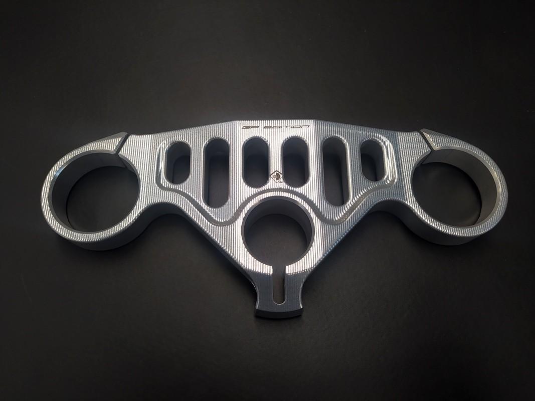 PSS08 -  V4 UPPER STEERING PLATE GP EDITION