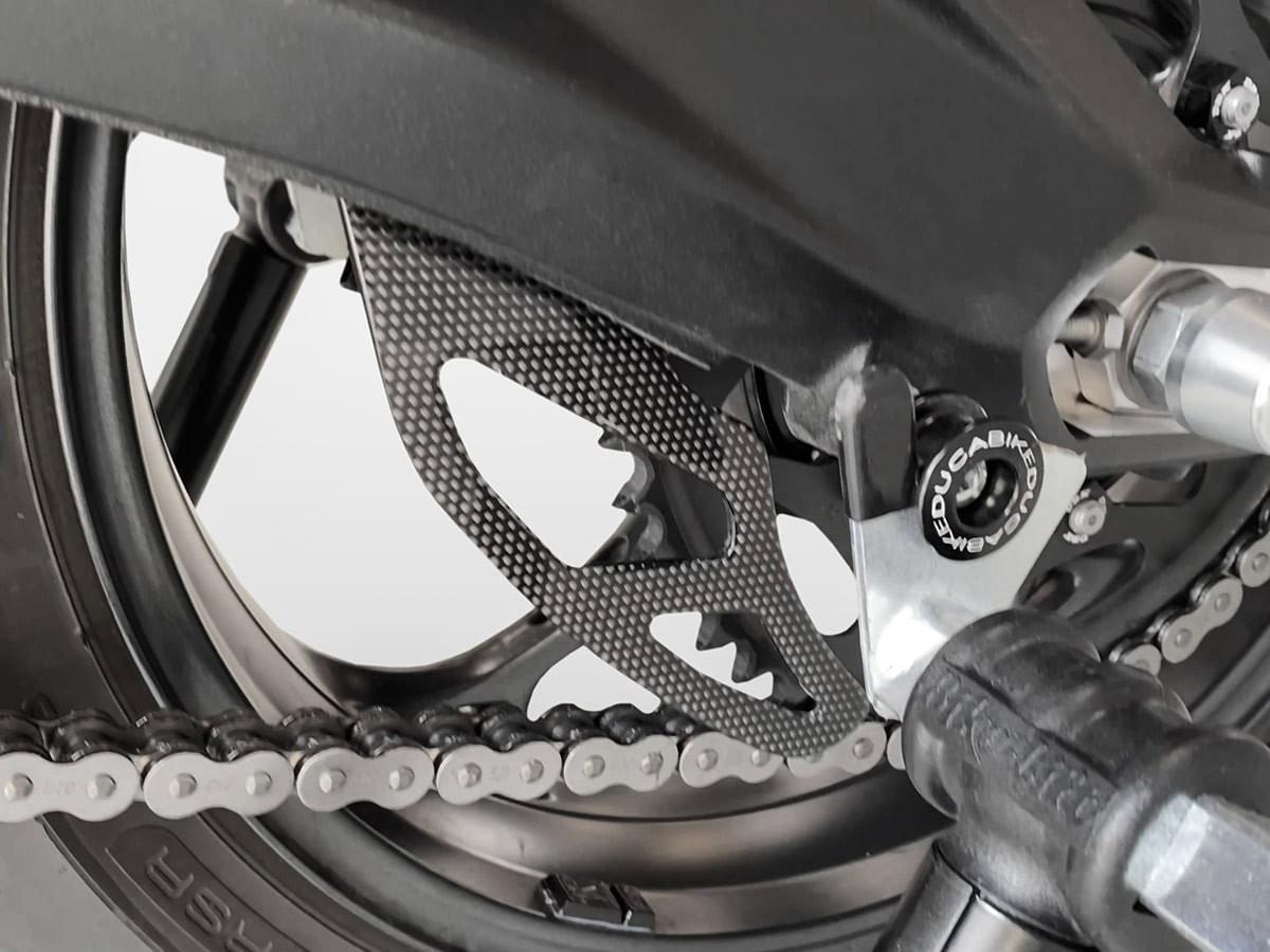 CRB93L - TRIUMPH STREET TRIPLE GLOSSY CARBON CHAIN GUARD