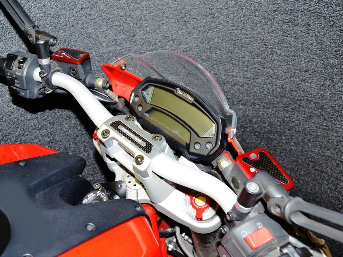 BM07 - HANDLEBAR CLAMP M796 / 1100 / 1100 EVO