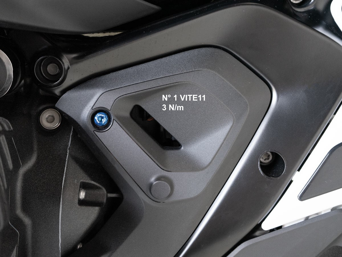 KVT66 - BMW R1300GS REAR SIDE PANEL BOLT KIT