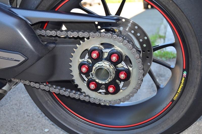 PC6F06 - SPROCKET CARRIER V4 BICOLOR